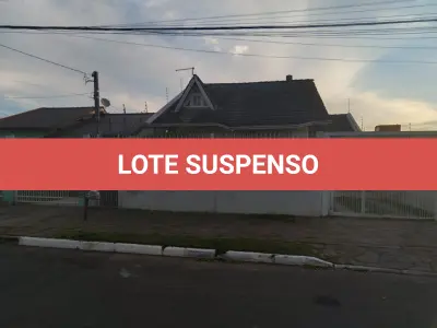 LOTE 050 - DIREITOS E AÇÕES DE UMA RESIDÊNCIA