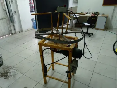 LOTE 035 - 01 (uma) máquina de enrolar cabos elétricos