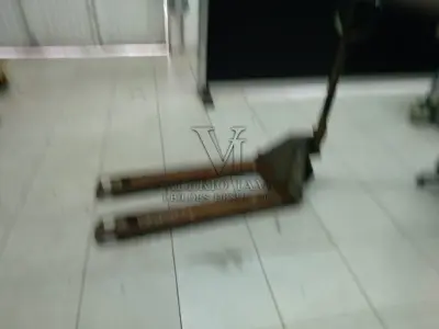 LOTE 033 - 01 (uma) paleteira hidráulica