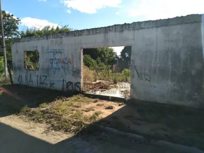 LOTE 099 - Um Prédio de Construção Mista