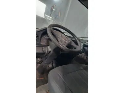LOTE 430 - UM CAMINHÃO IVECO/VERTIS 90V16, ANO 2011 MODELO 2012