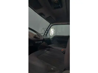 LOTE 430 - UM CAMINHÃO IVECO/VERTIS 90V16, ANO 2011 MODELO 2012