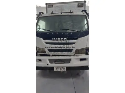 LOTE 430 - UM CAMINHÃO IVECO/VERTIS 90V16, ANO 2011 MODELO 2012