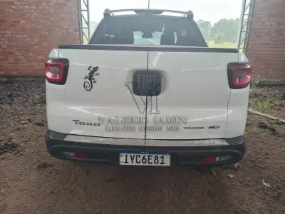 LOTE 422 - CAMINHONETE FIAT/TORO VOLCANO AT D4, ANO 2017, MODELO 2018