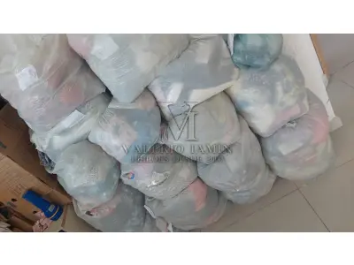 LOTE 317 - DIVERSAS PEÇAS DE ROUPAS