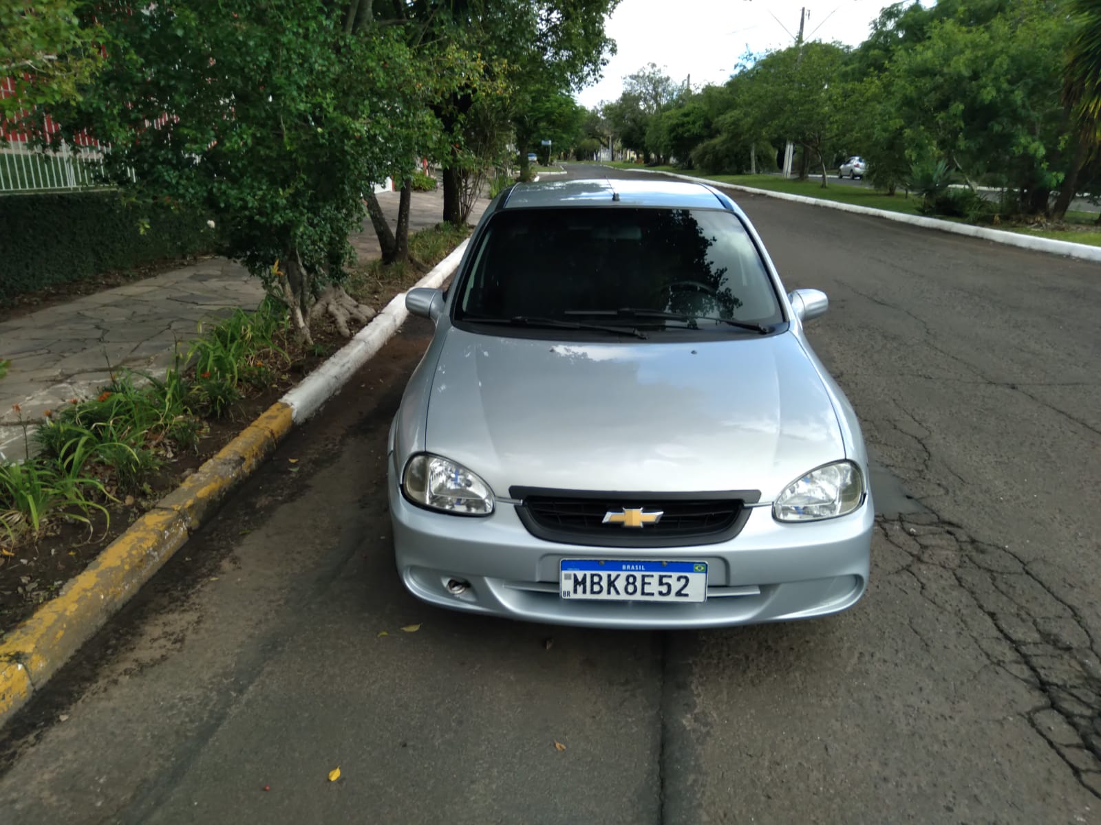 UM AUTOMOVEL  MARCA GM/CLASSIC LIFE