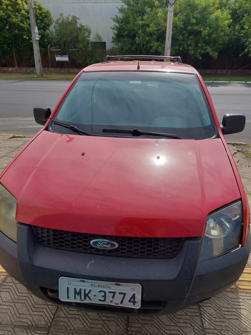 UM AUTOMOVEL  FORD/ECOSPORT XLS 1.6L